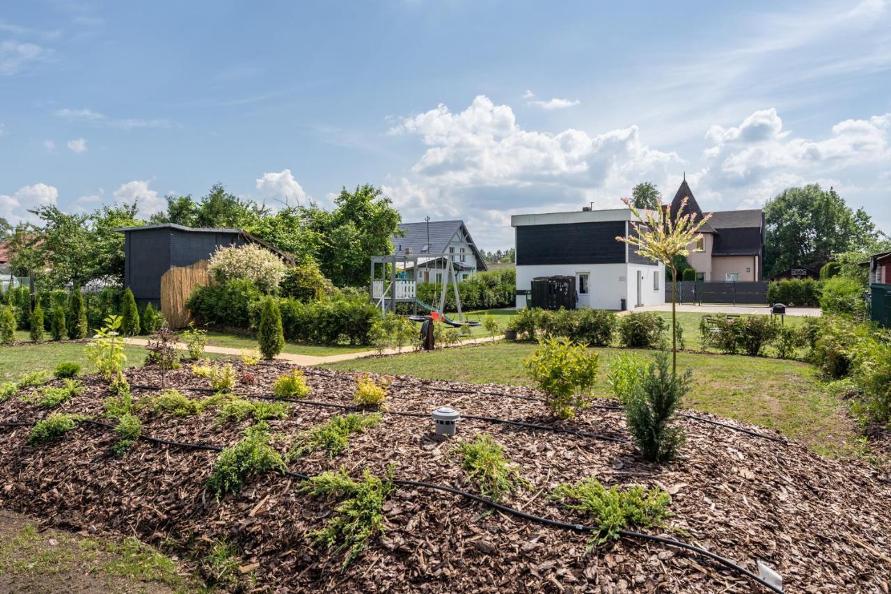 Family Garden House With Free Private Parking & Playground Villa Riga Exterior photo